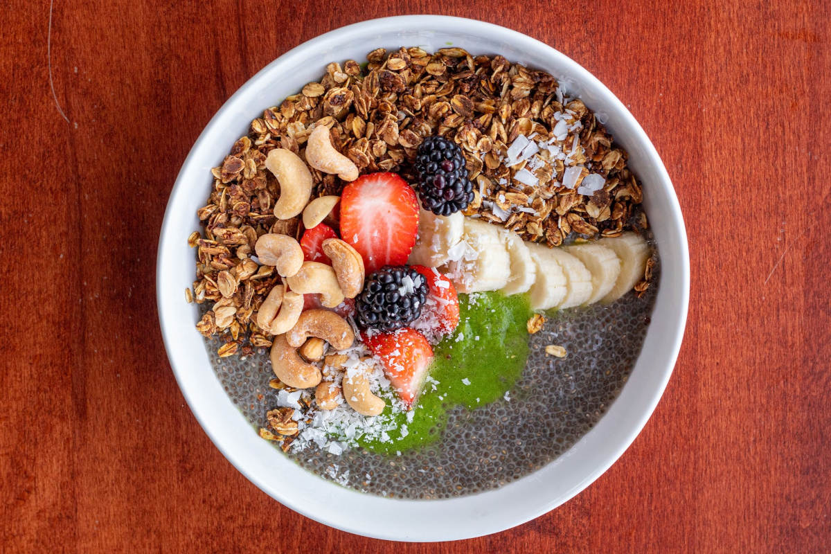 Fruit salad with nuts